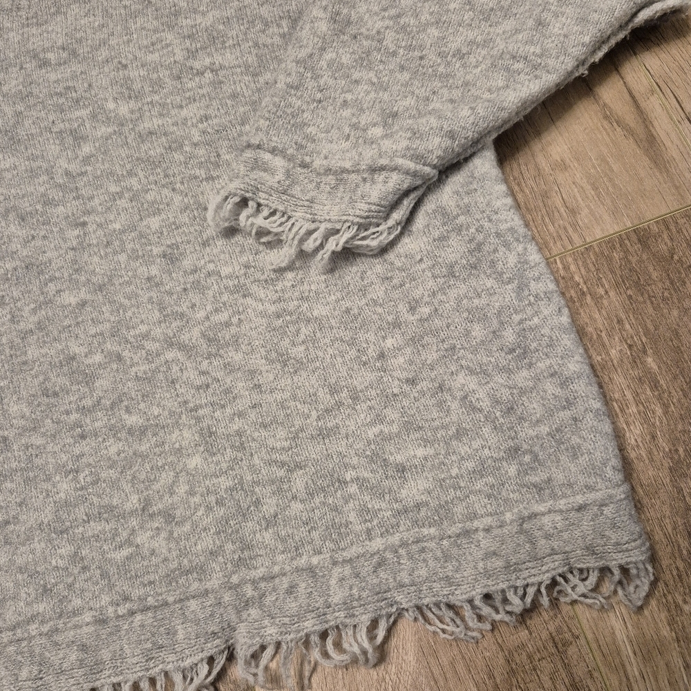 Free People Women's Wool Blend Fringe Trim Oversized Grey Knit Sweater - Small - Picture 4 of 6